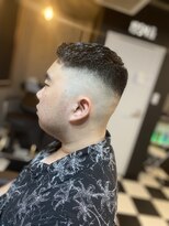 バッドバーバー 沖縄那覇(BADBARBER NAHA)&nbsp;フェザーアップスキンフェード