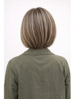 ウル(ulu)&nbsp;ハイライト　名東区　ショート　ボブ　白髪ぼかし