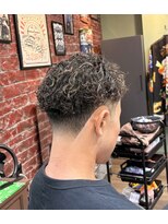 ラッドクルー バーバー ショップ(RADCREW BARBER SHOP)&nbsp;テーパーフェード、パーマ