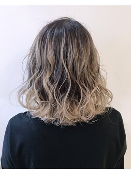 シャルル(charles) charles 3Dシルキーベージュ×レイヤーボブ