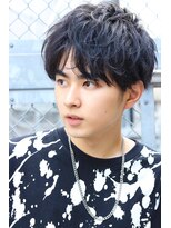 ネイビー(NAVY)&nbsp;パーマ初めての方にもオススメ！センターパート×ラフパーマ