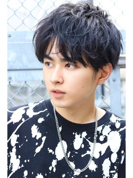 ネイビー(NAVY) パーマ初めての方にもオススメ！センターパート×ラフパーマ