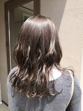 アモンド(Amonde) ブリーチしないグレー