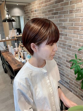 デルタ(Delta) ワイドバング×ナチュラルショート