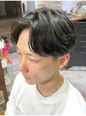 ニュアンスパーマセンターパートコンマヘアツーブロック　