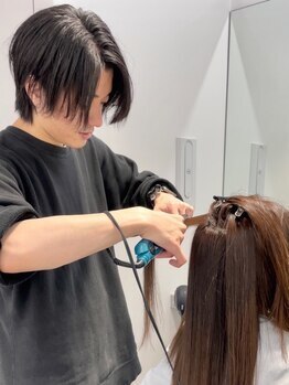 完全マンツーマンで、お客様1人1人に向き合って施術するからこその確かな仕上がりと満足感を提供します。