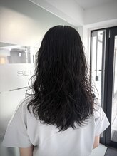 セバスティアン(SEBASTIAN) セミロング パーマスタイル