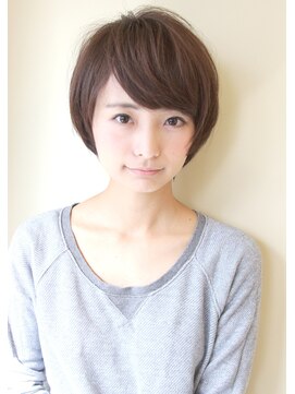 レウナ 外苑前(Reuna) ３０代・４０代に人気シルエットが綺麗なショートスタイル
