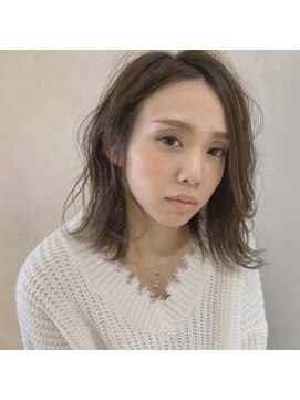 リコ(Lico) 大人可愛いレイヤーボブ