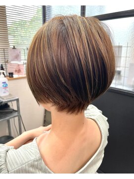 アンドエイチ(and H) オトナショートボブ×ハイライト