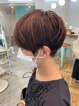 ロミー 本厚木(ROMMY.) スタイリッシュ前下がり刈り上げショートヘア/ 3Dカラー/ ROMMY.