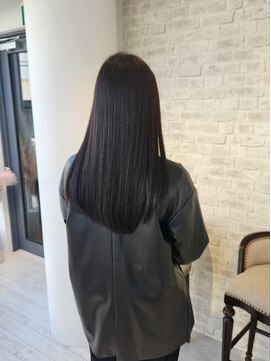 リン(Lin) ツヤサラロング・自然な黒髪戻しカラー
