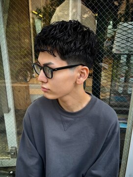 ビンゴ(BINGO) 1772黒髪ツイストスパイラルパーマ渋谷メンズ刈り上げバーバー