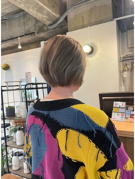 ニール(Neale.) カーキベージュ