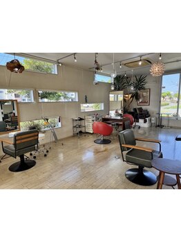 【八代/駐車場完備】美容師歴10年以上のスタイリストのみ在籍！再現性の高いスタイルをご提供します◇