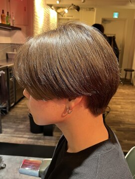 メンズサロン EIGHT MEN 北千住店【エイト】 ハイトーンベージュセンターパート