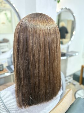 ビィーワンイースト(Be 1 EAST) ミディアムカット