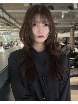 リム(LIM) ロングハイレイヤーカット