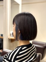 アンプリュス リアン(1+ Unplus lien)&nbsp;暗髪透明感カラー切りっぱなしボブイヤリングカラーブルー/亀戸