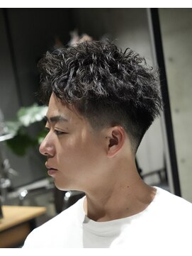 メッツ 原宿(METS) MEN'S/ツイストピンパーマ×スパイキーショート/テーパー