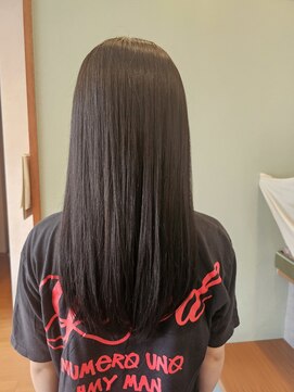 ティーグロス(T+gloss) ツヤ感たっぷりのナチュラルストレート