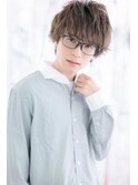 毛先で遊ぶくせ毛ショートグランマッシュb1