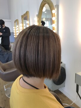 コワファースト 別府 ストレートハイライトボブ