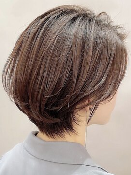 ビュートリアム 梅田(BEAUTRIUM) 大人可愛い/エレガントショート/顔周り/レイヤーカット/梅田