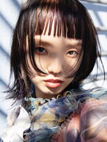 カムジーヘッドカミノウラ(COMEGHEAD KAMINOURA)&nbsp;オン眉ミディアムウルフぱっつんブリーチダブルカラー