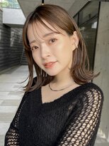 ガーデンヨコハマ(GARDEN YOKOHAMA) ミディアムレイヤーカットオリーブベージュウェットヘア外ハネ