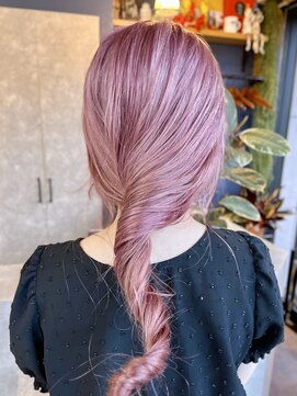 リノショアーズ 日本大通り店(RINOSHORES) 20代30代ダブルカラーブリーチ立体感グラデーション透明感カラー