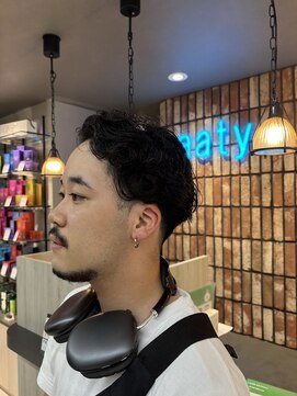 アーティ(aaty) 癖を活かしたセンターパート