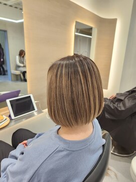 ヘアスペース リズム グリーン(Hair space Rizm green) 根本が延びてきても気になりにくいエアタッチ
