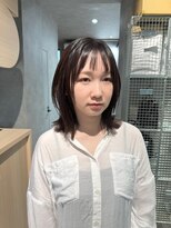 クス(KUsU) ワンレン/ひし形レイヤーボブ/地毛ハイライト