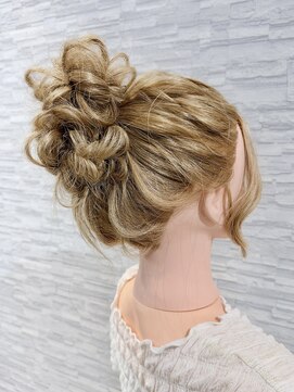 ヘアメイクサロン チャンス(Hair make salon CHANCE) .