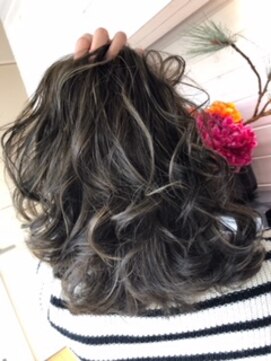 ノリカ(NORIKA) バレイヤージュ×グレージュ