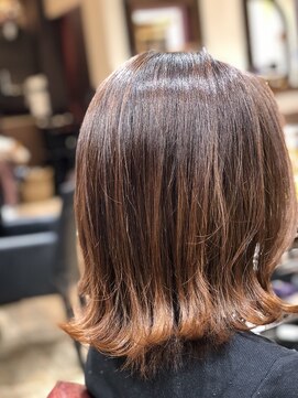 エムウィッシュ(M Wish) 外ハネボブ/切りっぱなしボブ/くびれヘア/ハイライト/白髪ぼかし