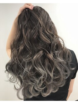 トゥルークリエイション 北千住(True Creation--) グラデーショングレージュ