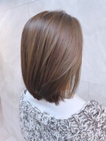 ドゥマン(Demain) ブリーチなしカーキグレージュ大人かわいい小顔カット透明感