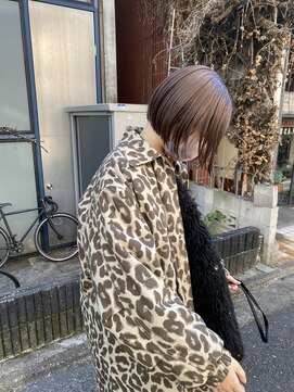 ルーム(Loom.) ラベンダーベージュ/くすみベージュ／ブリーチ