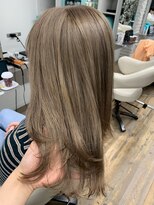 リーホリエ(Lee Horie)&nbsp;【mio】レイヤーカット×ブロンドベージュ