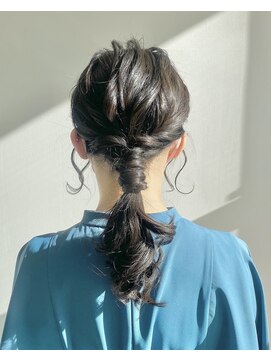 マーリー(marlee) ローポニーアレンジ