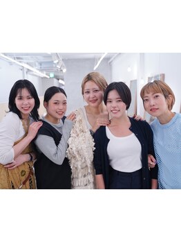 接客＆カウンセリング＆施術…全てが丁寧と人気のスタイリストさん達★思わず笑顔があふれてハッピーに♪