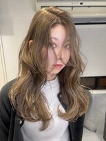 ジゼル(GiseL) ミルクティー　ブリーチカラー　レイヤーカット