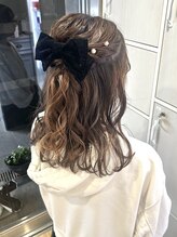 リアン 綱島(Lien) ハーフアップ/ヘアアレンジ/波巻き/お呼ばれヘアセット