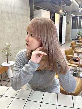 バド(bado) ピンクベージュ/透明感カラー／レイヤーカット／髪質改善/本町