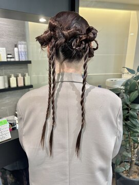 ケンジ 横浜(KENJE) ツインアレンジ/タイトヘア/個性派アレンジ/パーティーヘア