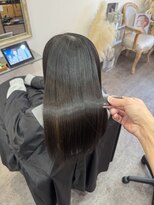 ウル(Uru)&nbsp;毎日乾かしただけでツヤツヤな縮毛矯正