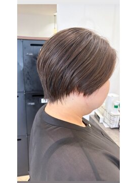 ユニ バイ マグ 長野店(Uni.by Mag) 20代30代40代ストレート小顔補正立体カット