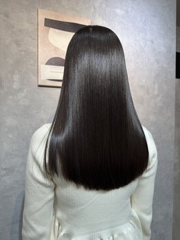 ヒンナ(hinna.)の写真/縮毛矯正・髪質改善特化店。"乾かしただけ"での仕上げにこだわり、お家で簡単に再現できる本物の髪質改善。